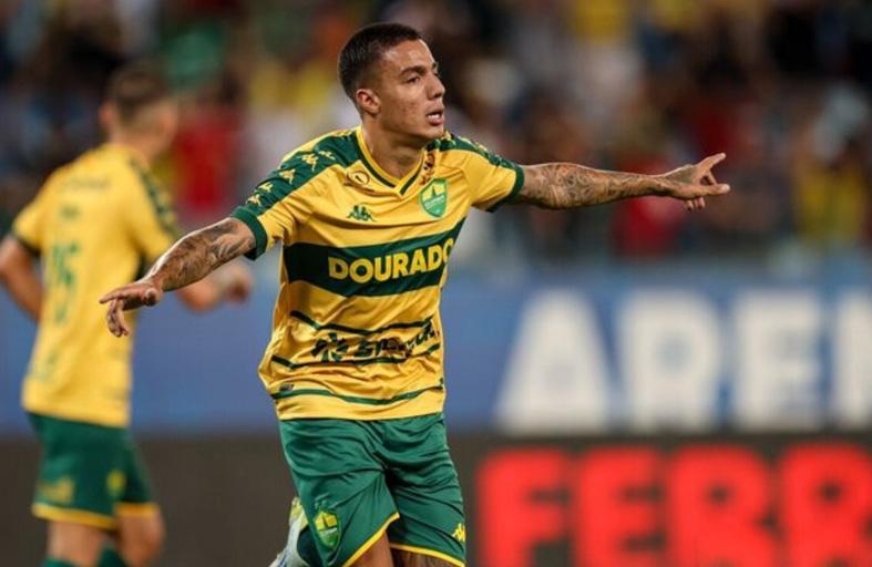 星空体育app下载-三镇主帅打造三叉戟！两大神锋共480万欧，小将破门 2-2平海港B队