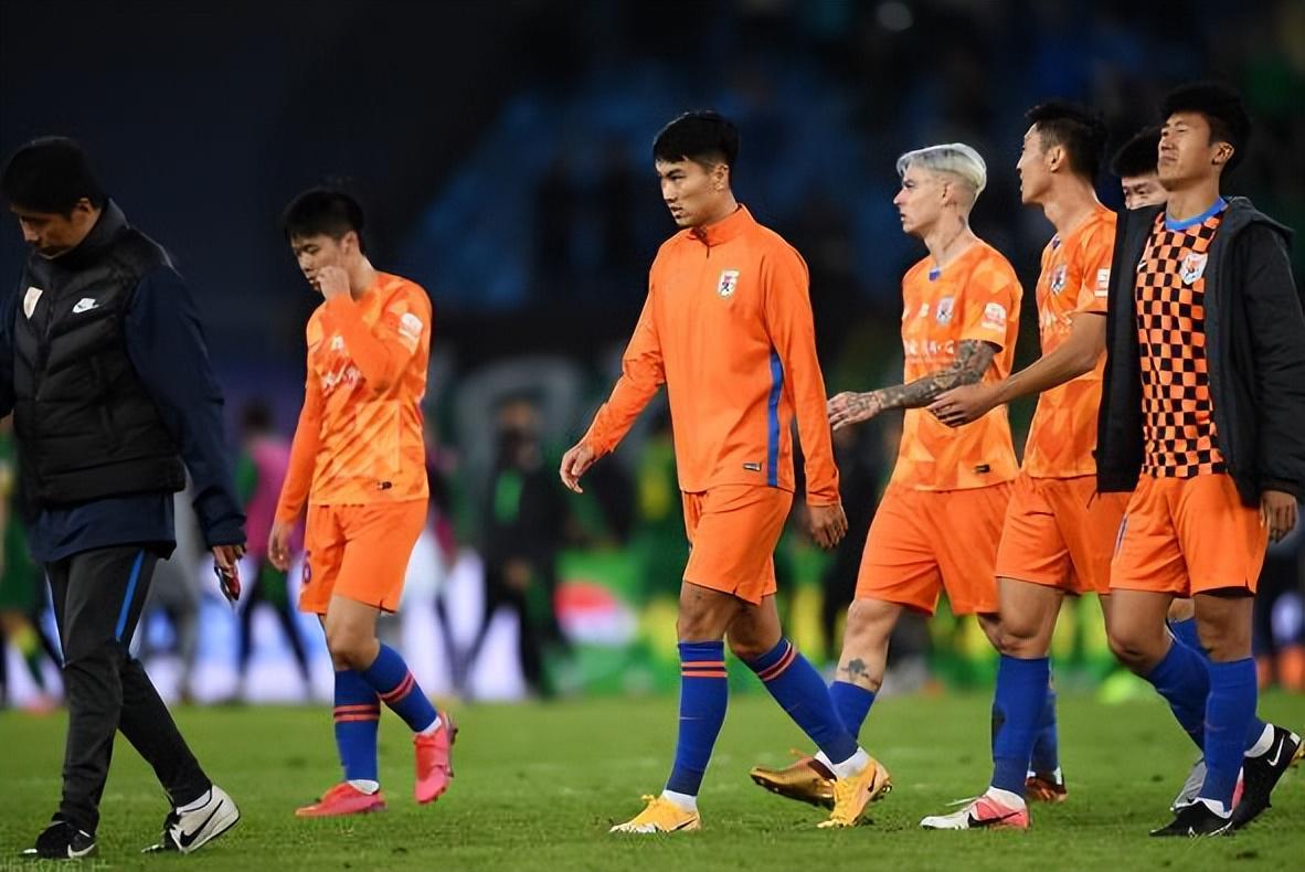 他曾两次被球迷视为鲁能离队热门，如今却依然能留队，值得期待